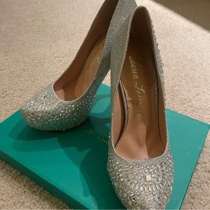 Lauren Lorraine Vanna2 Silver Size 6 *Like New*